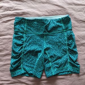 Lululemon speed track short, 6" inseam, side pockets + small waistband pocket